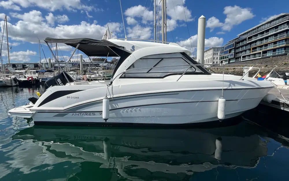 Beneteau Antares 7 OB · 2020 en venta en Bretaña